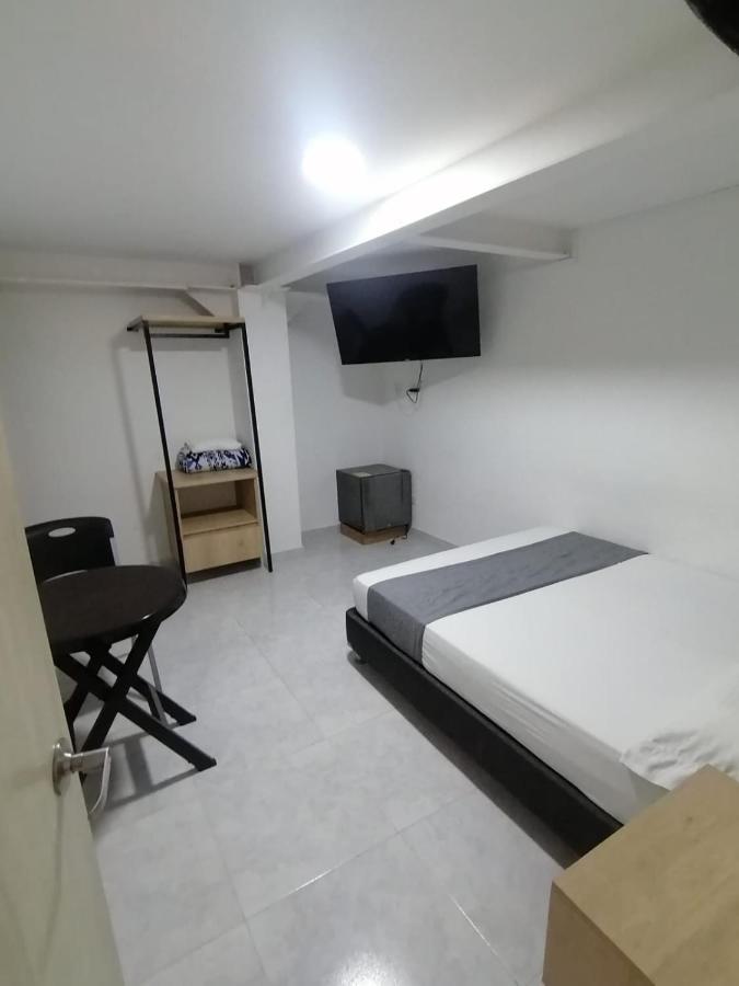 Hotel Urbano 70 Medellin Exterior photo