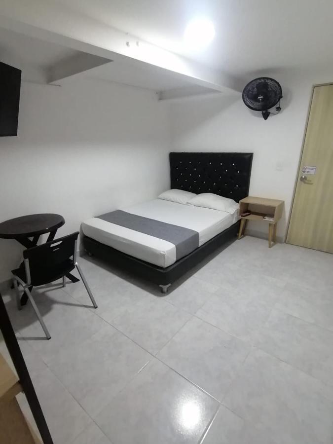 Hotel Urbano 70 Medellin Exterior photo